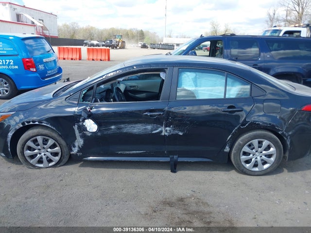 Toyota COROLLA LE 2022 5YFEPMAE0NP305000 Image 14