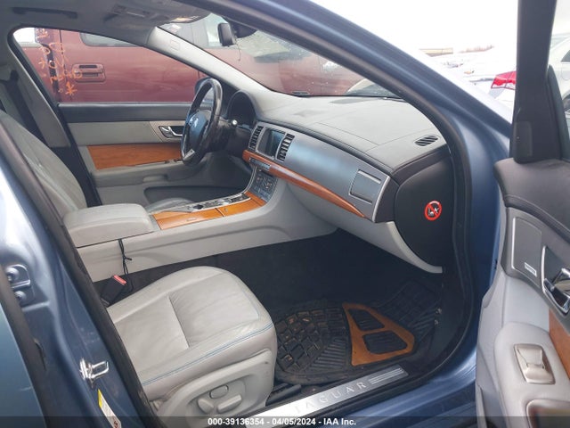 2009 JAGUAR XF SAJWA05BX9HR09249 Photo 4