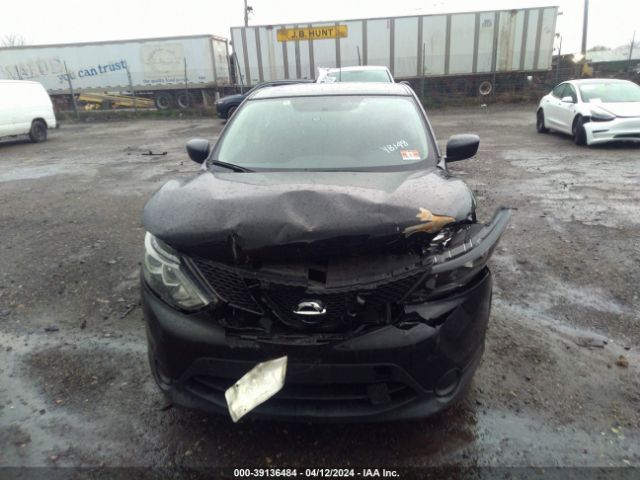 JN1BJ1CP8HW019413 Nissan Rogue Sport S