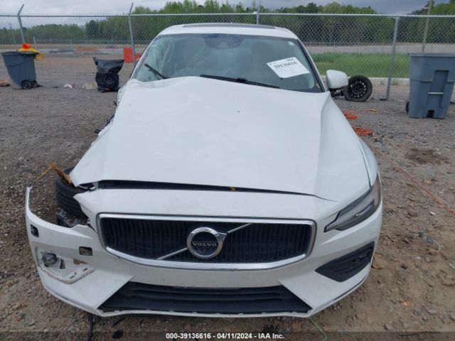 7JR102FK8KG008786 Volvo S60 T5 Momentum