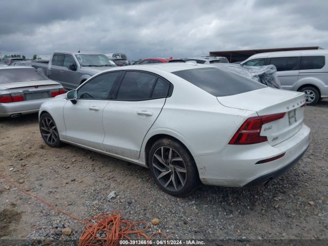 7JR102FK8KG008786 Volvo S60 T5 Momentum