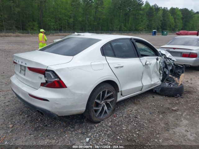 7JR102FK8KG008786 Volvo S60 T5 Momentum