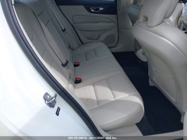 7JR102FK8KG008786 Volvo S60 T5 Momentum