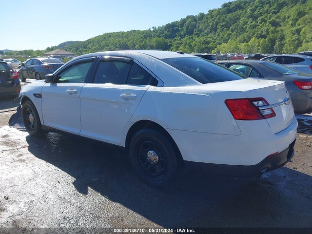 Ford Police Interceptor 2015 1FAHP2MT7FG190402 Image 3