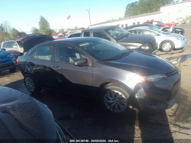 Toyota COROLLA LE 2018 5YFBURHE6JP848098 Image 13