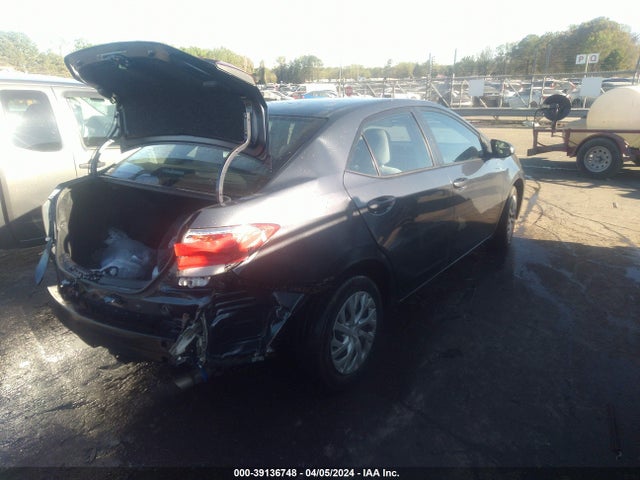 Toyota COROLLA LE 2018 5YFBURHE6JP848098 Image 4