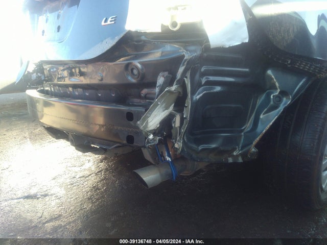 Toyota COROLLA LE 2018 5YFBURHE6JP848098 Image 6