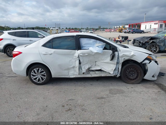 Toyota COROLLA LE 2017 5YFBURHE4HP668130 Image 13