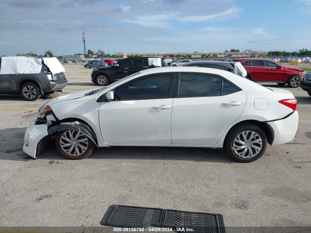 Toyota COROLLA LE 2017 5YFBURHE4HP668130 Image 14