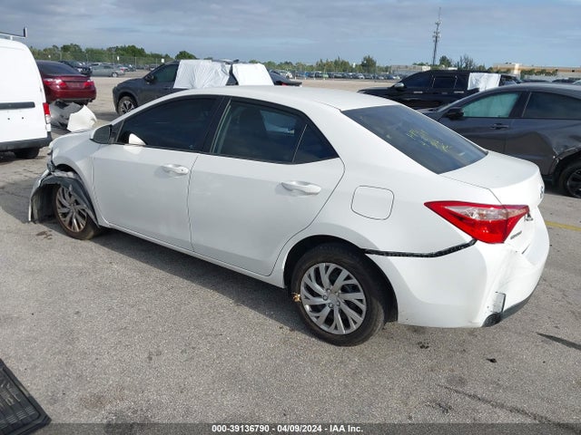 Toyota COROLLA LE 2017 5YFBURHE4HP668130 Image 3