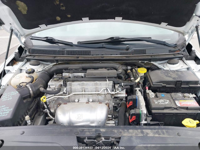 Chrysler 200 Limited Platinum 2017 1C3CCCAB1HN500273 Image 10