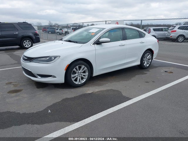 Chrysler 200 Limited Platinum 2017 1C3CCCAB1HN500273 Image 2