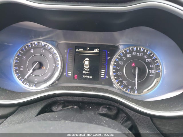 Chrysler 200 Limited Platinum 2017 1C3CCCAB1HN500273 Image 7