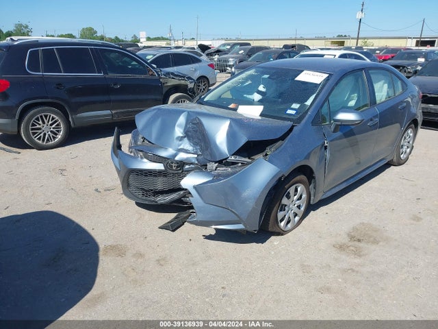 Toyota COROLLA LE 2022 JTDEPMAE1N3001117 Image 2