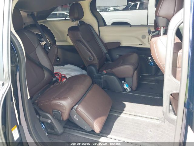 5TDESKFC4NS043516 Toyota Sienna Platinum