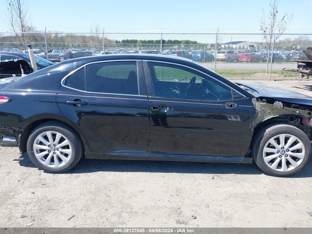 Toyota CAMRY LE 2018 4T1B11HK2JU145063 Image 13