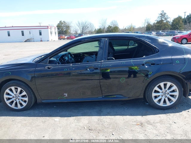 Toyota CAMRY LE 2018 4T1B11HK2JU145063 Image 14