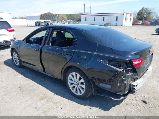 Toyota CAMRY LE 2018 4T1B11HK2JU145063 Image 3