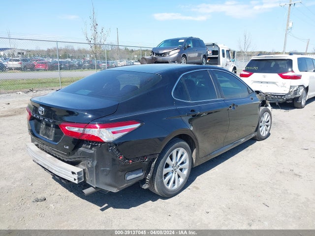 Toyota CAMRY LE 2018 4T1B11HK2JU145063 Image 4