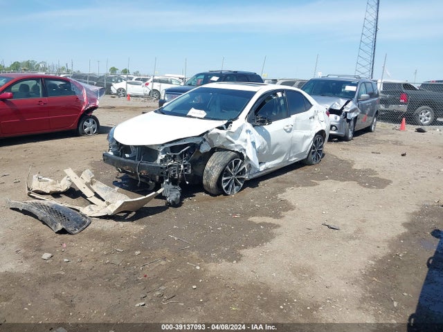 Toyota COROLLA SE 2017 5YFBURHE2HP575770 Image 2