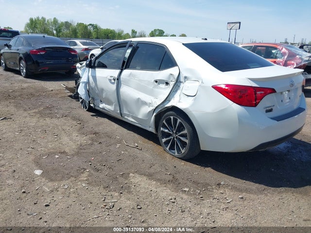 Toyota COROLLA SE 2017 5YFBURHE2HP575770 Image 3