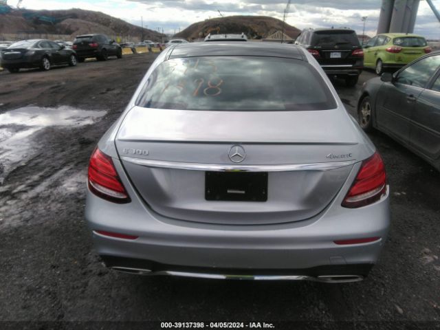 WDDZF4KBXKA520964 Mercedes-Benz E 300 4matic