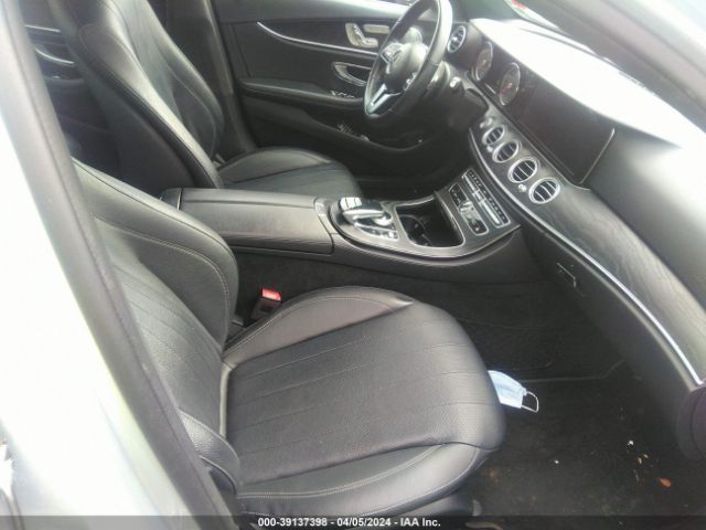 WDDZF4KBXKA520964 Mercedes-Benz E 300 4matic
