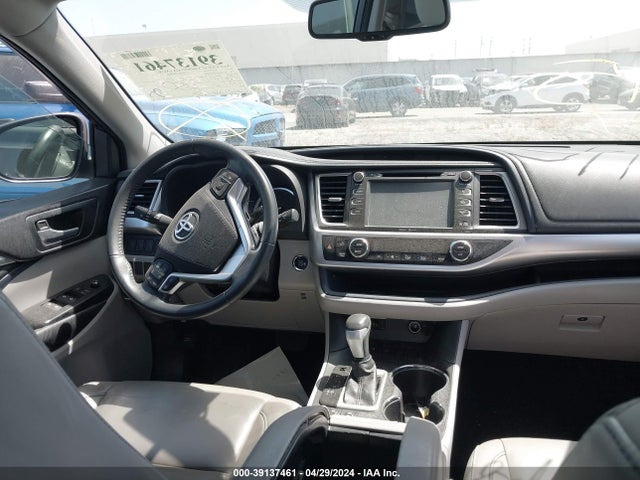 Toyota Highlander Xle V6 2015 5TDKKRFH3FS093204 Image 17