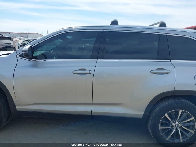 Toyota Highlander Xle 2019 5TDJZRFH2KS611529 Image 13