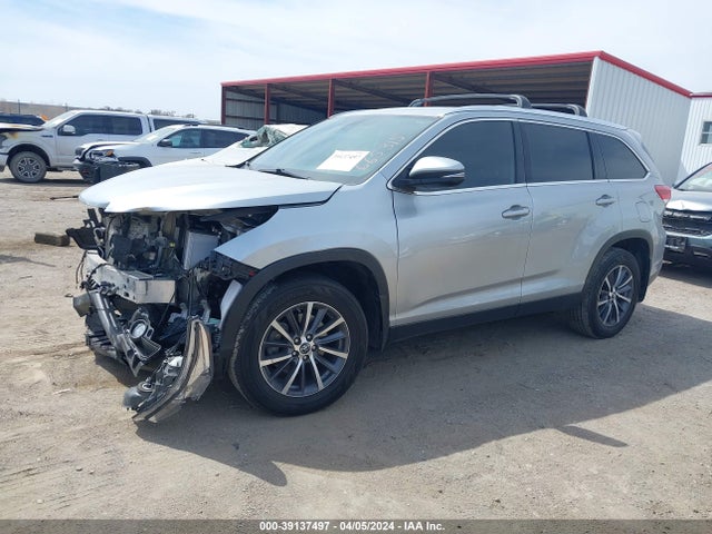 Toyota Highlander Xle 2019 5TDJZRFH2KS611529 Image 2