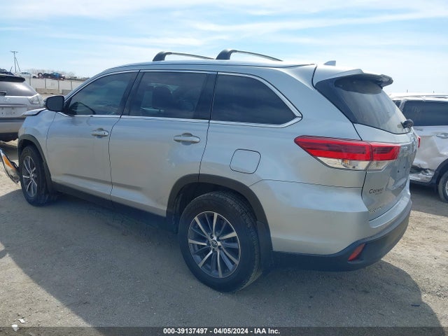 Toyota Highlander Xle 2019 5TDJZRFH2KS611529 Image 3
