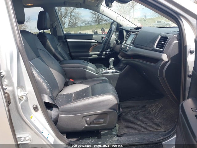 Toyota Highlander Xle 2019 5TDJZRFH2KS611529 Image 5