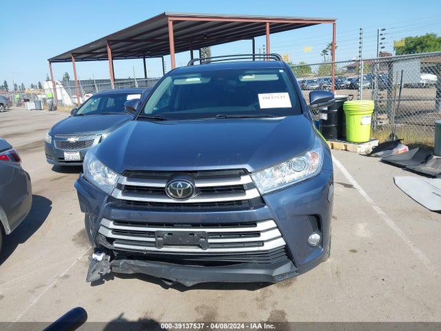 Toyota Highlander Le Plus 2017 5TDZZRFH0HS206555 Image 12