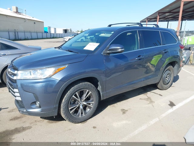 Toyota Highlander Le Plus 2017 5TDZZRFH0HS206555 Image 2