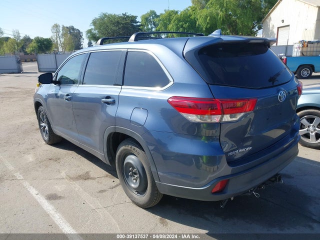 Toyota Highlander Le Plus 2017 5TDZZRFH0HS206555 Image 3