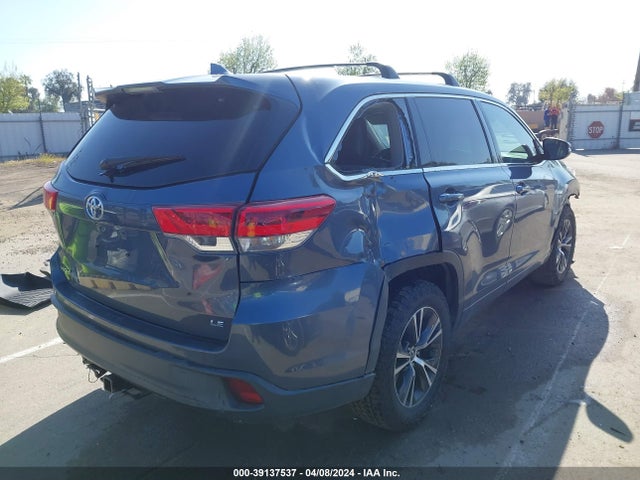 Toyota Highlander Le Plus 2017 5TDZZRFH0HS206555 Image 4