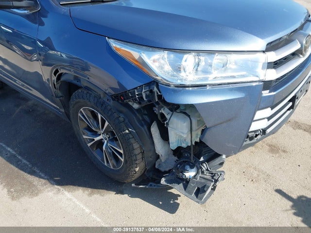 Toyota Highlander Le Plus 2017 5TDZZRFH0HS206555 Image 6