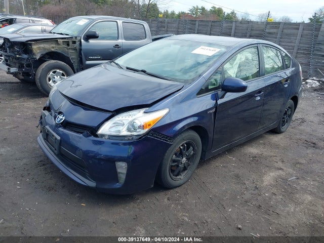 Toyota Prius 2015 JTDKN3DU8F0396308 Image 2