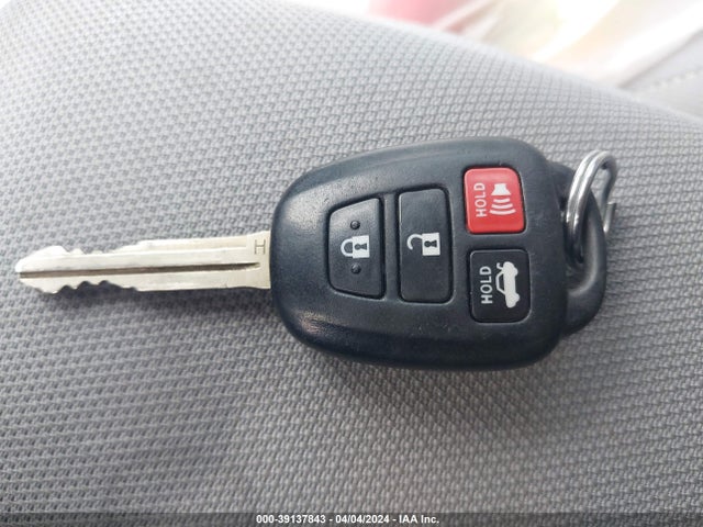Toyota COROLLA LE 2015 5YFBURHE9FP260039 Image 11