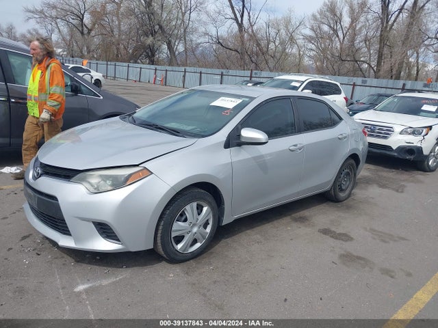 Toyota COROLLA LE 2015 5YFBURHE9FP260039 Image 2