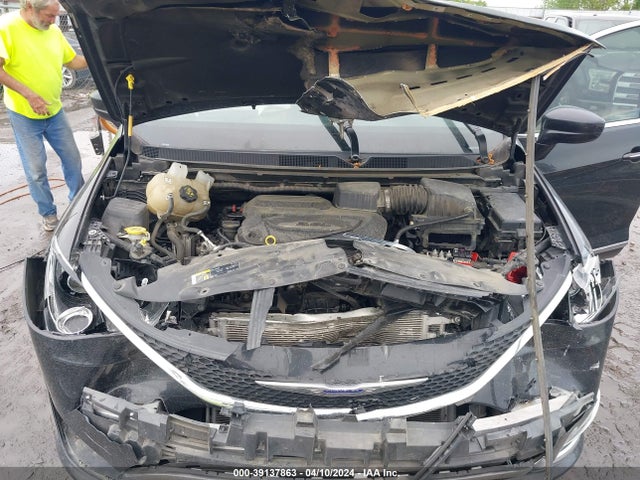 Chrysler Pacifica Touring L 2019 2C4RC1BG1KR581354 Image 10
