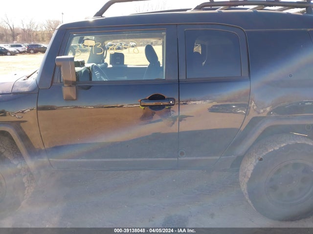 Toyota FJ Cruiser 2014 JTEBU4BF0EK205380 Image 14