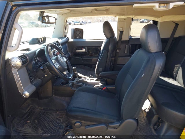 Toyota FJ Cruiser 2014 JTEBU4BF0EK205380 Image 5