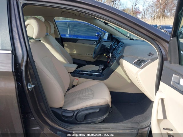 Hyundai SONATA SE 2017 5NPE24AF6HH443035 Image 5