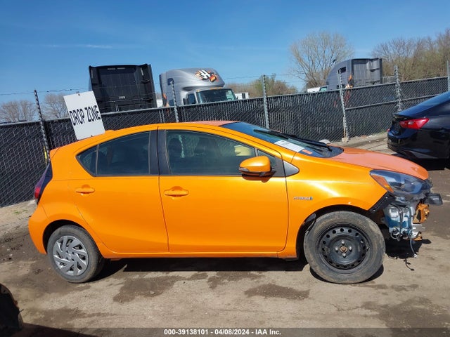 Toyota Prius C Two 2015 JTDKDTB32F1097890 Image 14