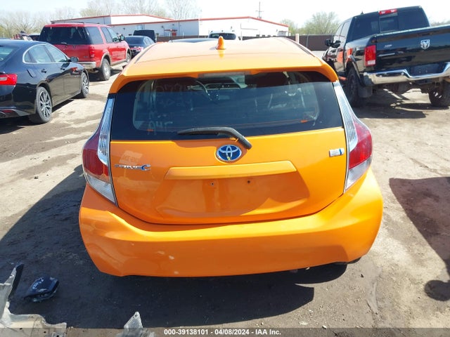 Toyota Prius C Two 2015 JTDKDTB32F1097890 Image 17