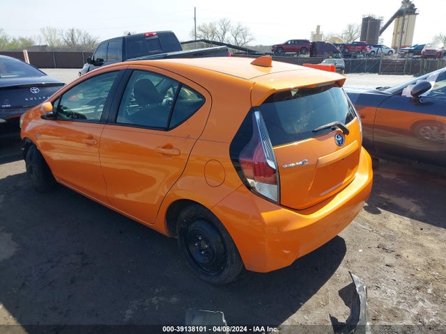 Toyota Prius C Two 2015 JTDKDTB32F1097890 Image 3