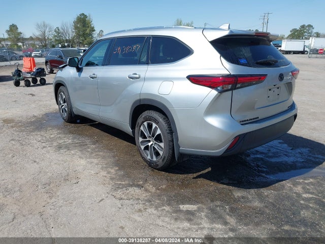 Toyota Highlander Xle 2021 5TDGZRBHXMS146890 Image 3