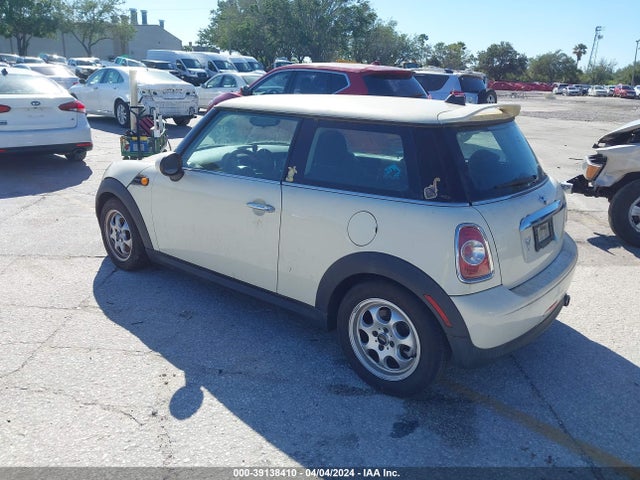 2012 MINI COOPER WMWSU3C59CT543420 Photo 2