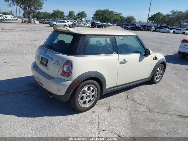2012 MINI COOPER WMWSU3C59CT543420 Photo 3